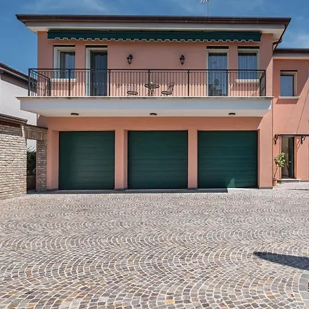 Guesthost - Cozy&chic Aparment パドヴァ