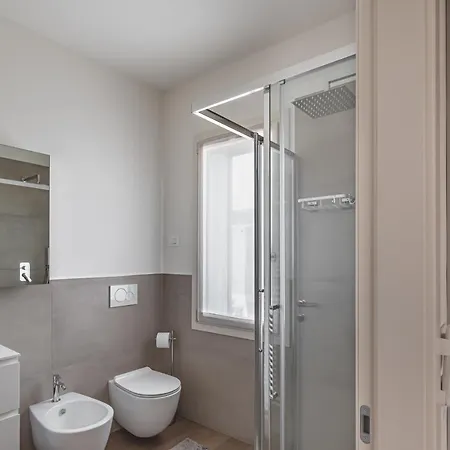 Guesthost - Cozy&chic Aparment بادوفا