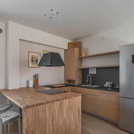 Guesthost - Cozy&chic Aparment شقة
