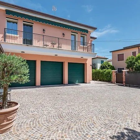 Guesthost - Cozy&chic Aparment