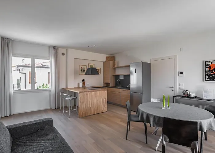 아파트 Guesthost - Cozy&chic Aparment